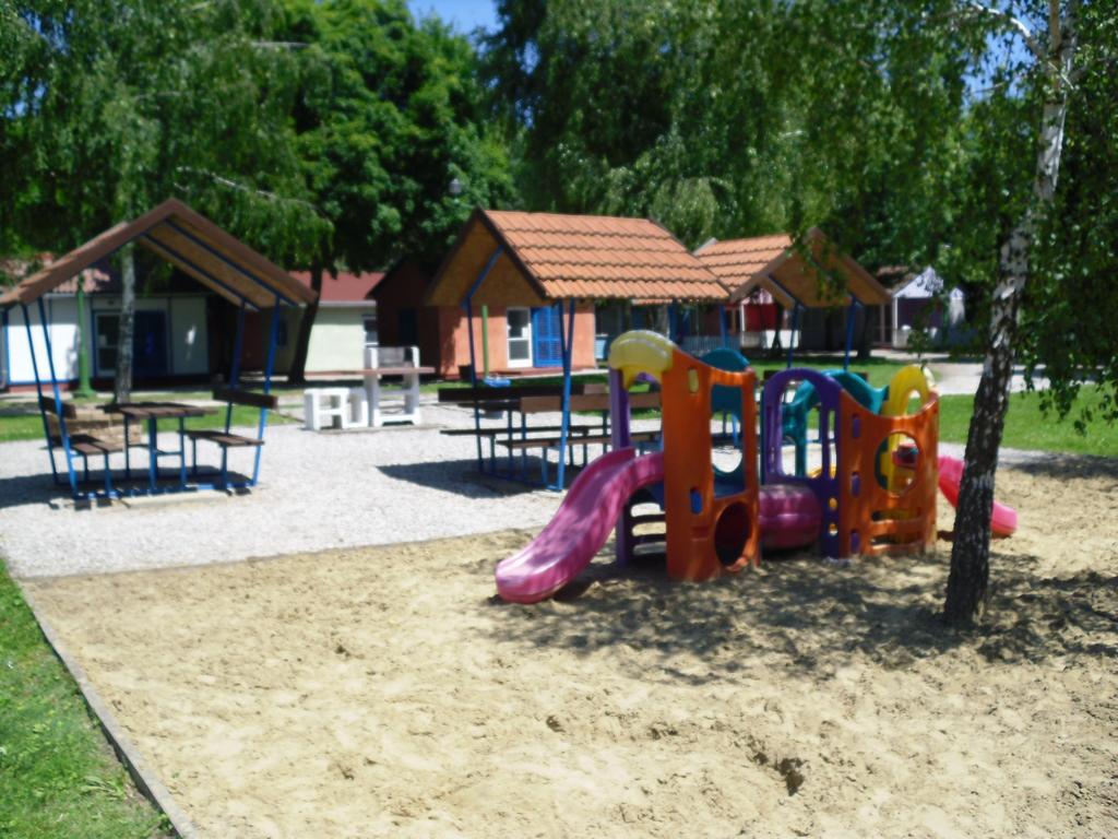 Tulipan Bungalow Camping Resort 기에네스디아스 외부 사진