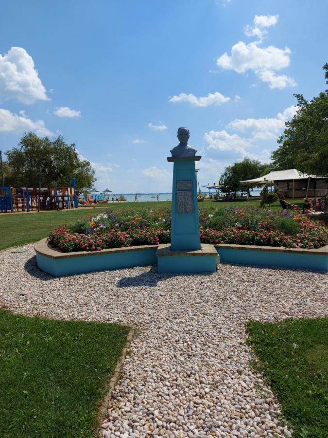 Tulipan Bungalow Camping Resort 기에네스디아스 외부 사진