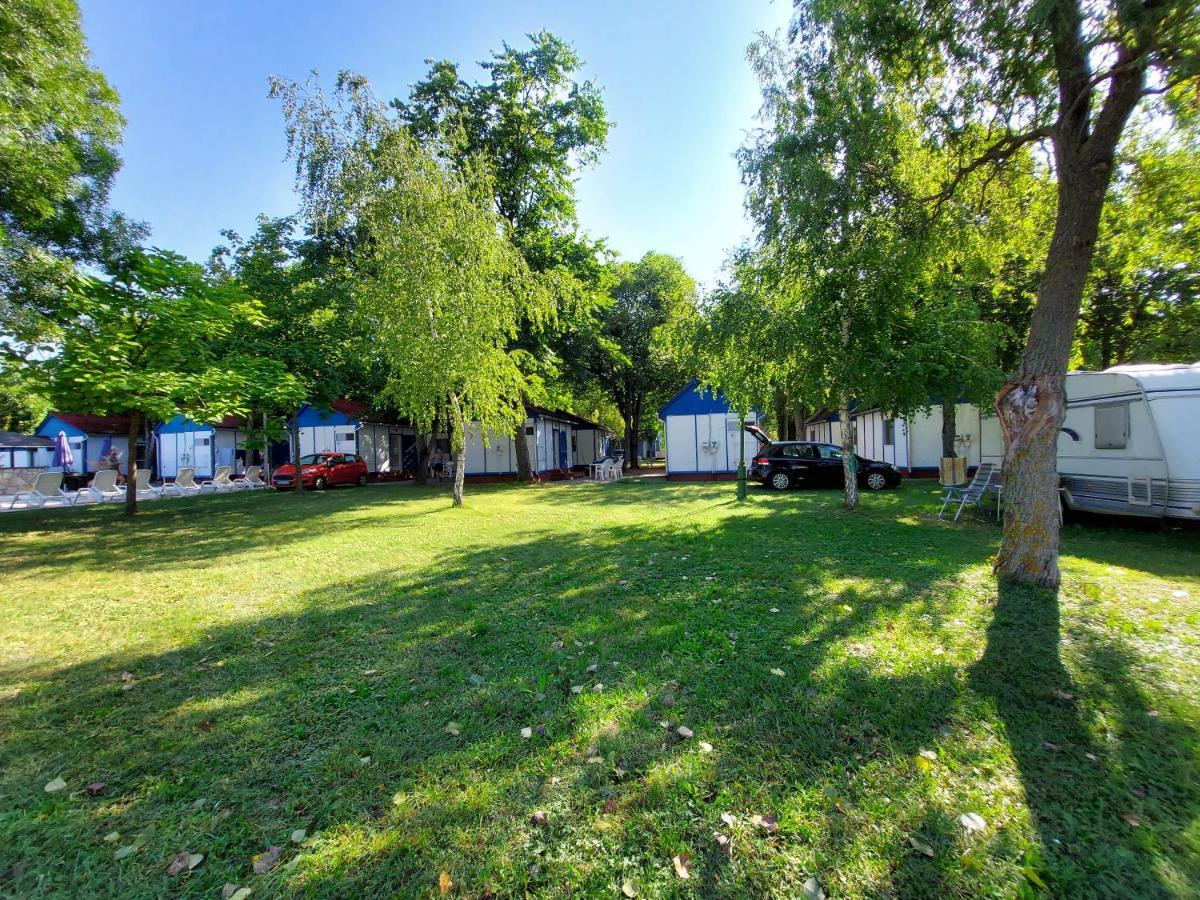Tulipan Bungalow Camping Resort 기에네스디아스 외부 사진