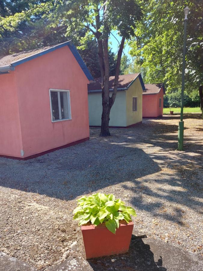 Tulipan Bungalow Camping Resort 기에네스디아스 외부 사진
