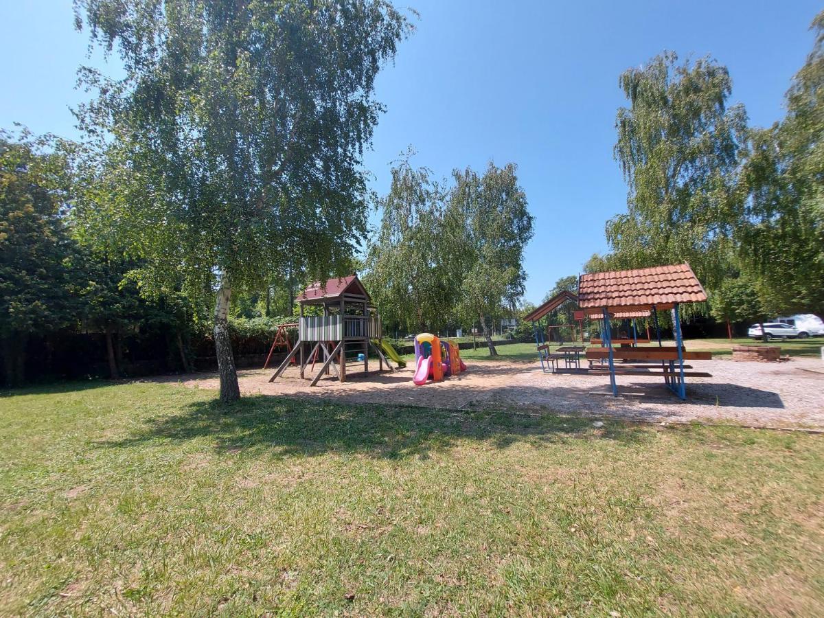 Tulipan Bungalow Camping Resort 기에네스디아스 외부 사진