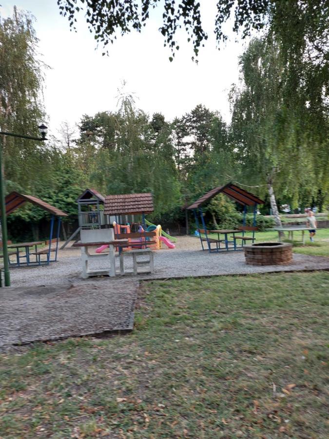 Tulipan Bungalow Camping Resort 기에네스디아스 외부 사진
