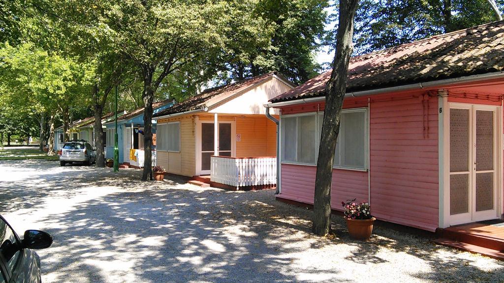Tulipan Bungalow Camping Resort 기에네스디아스 외부 사진