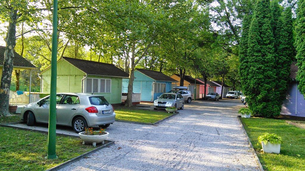 Tulipan Bungalow Camping Resort 기에네스디아스 외부 사진
