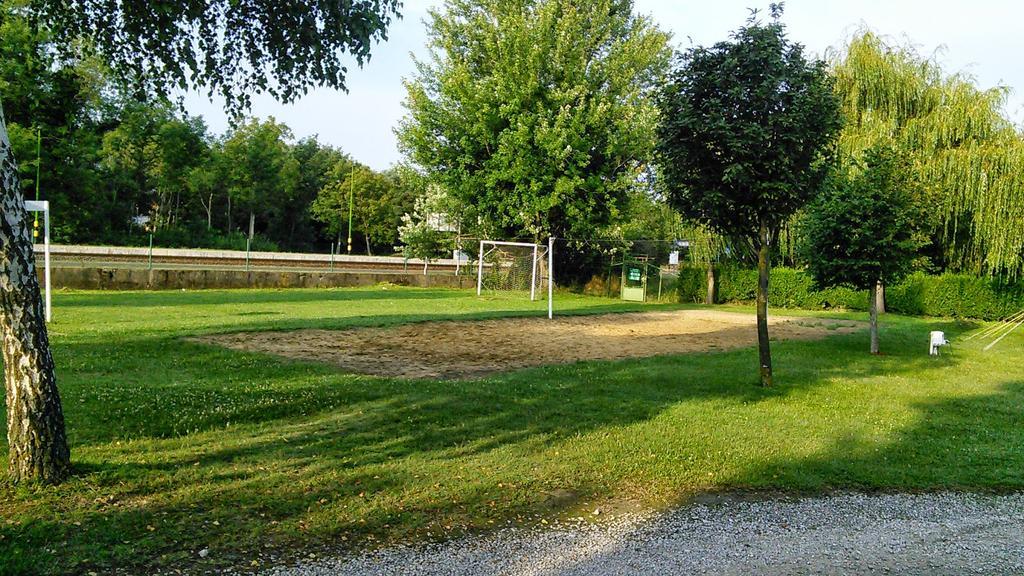 Tulipan Bungalow Camping Resort 기에네스디아스 외부 사진